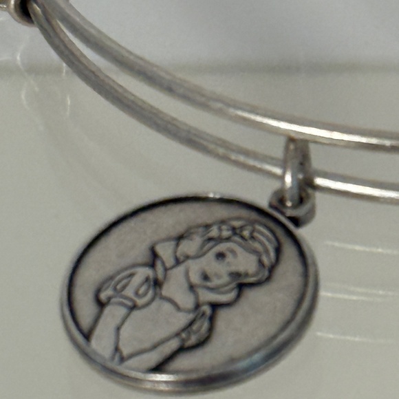 NWT Alex And Ani Disney Snow White Silver Tone 7.25" Bracelet - Picture 2 of 8